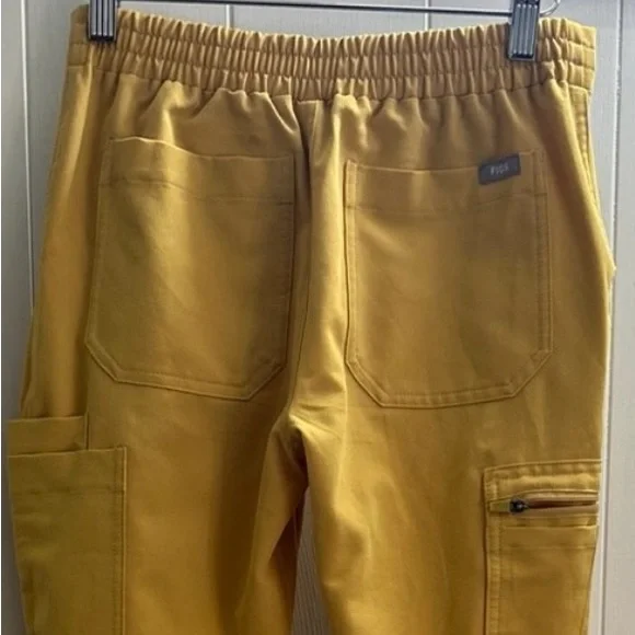 FIGS Uniform scrub top and bottom Set XXS. - Picture 6 of 6